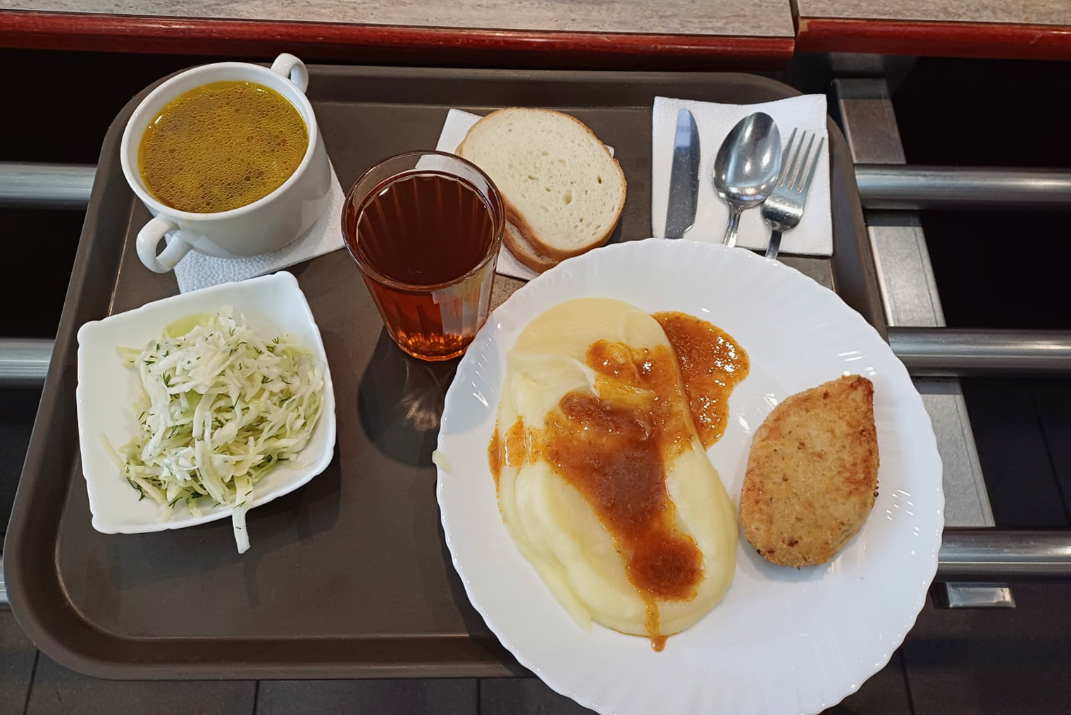 Обед в столовой