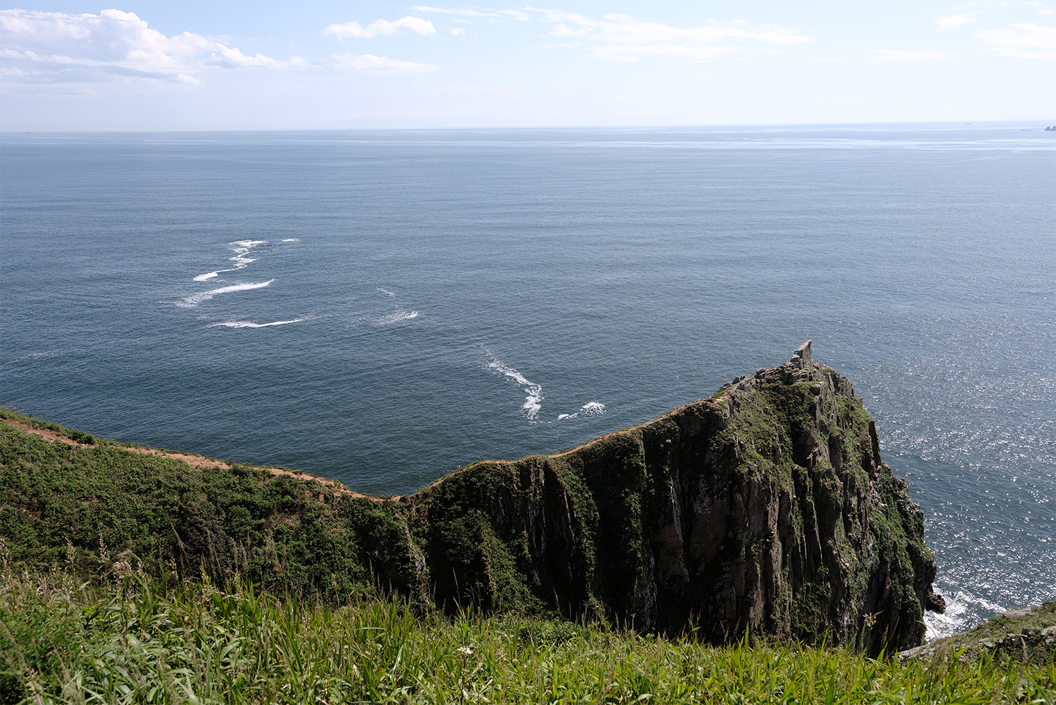 Так выглядела тропа, по которой нам предложили прогуляться без страховки. © Дарья Ревина