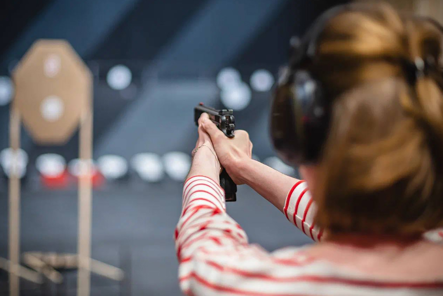 С парнем я в итоге рассталась, а со стрельбой мы вместе до сих пор