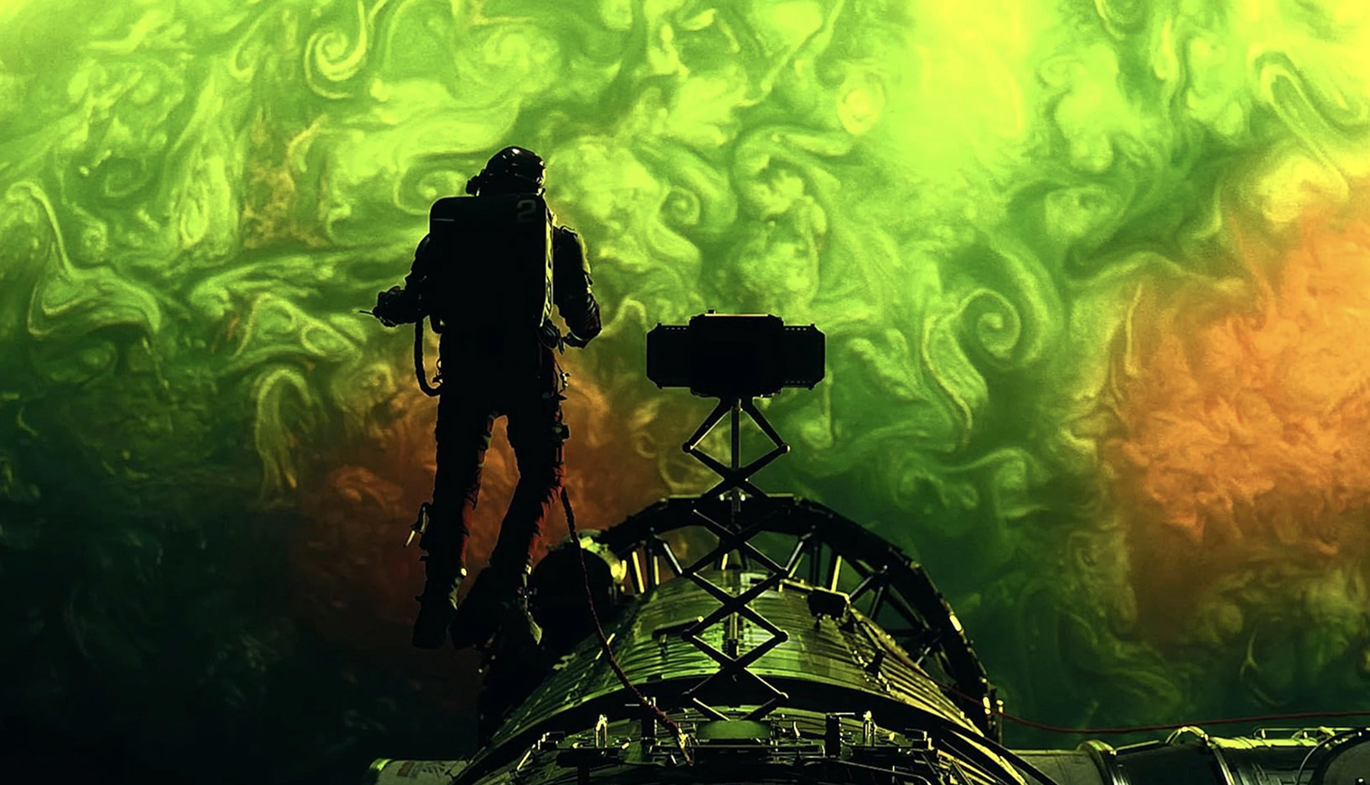 Большая часть сюжета разворачивается на космическом корабле. Но когда мы попадаем в открытый космос, видим новое достоинство фильма: он невероятно красиво снят. © Amazon MGM Studios