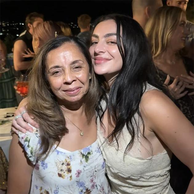 Чарли и ее мать, Шамира Эйтчисон. © Соцсети Charli XCX