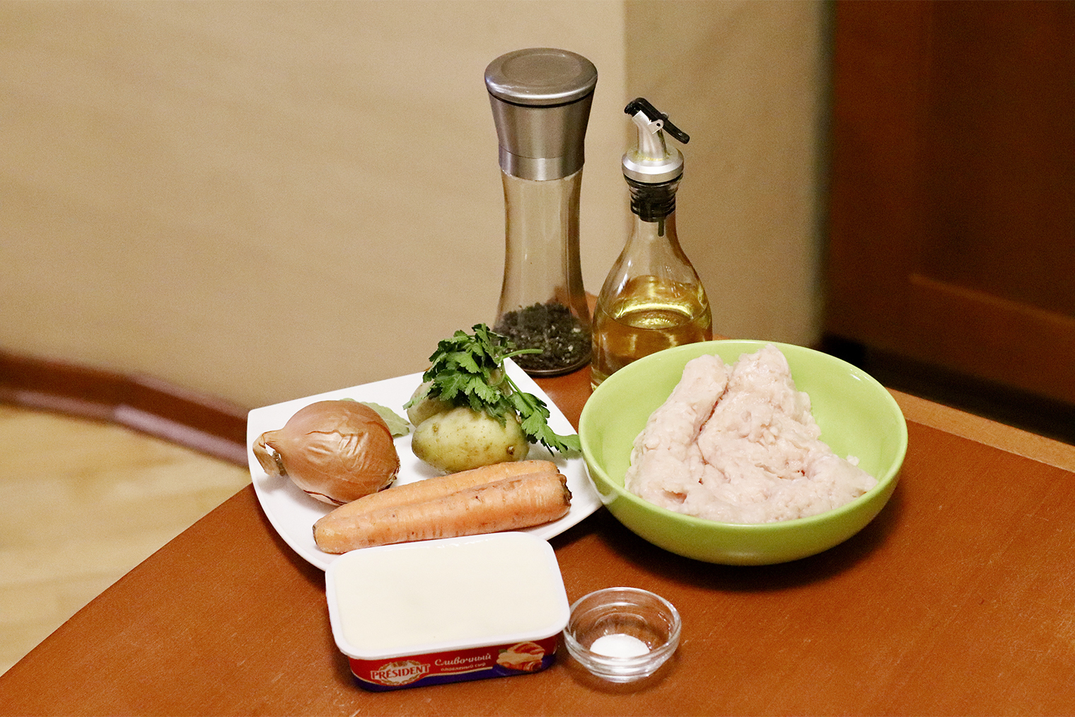 Ингредиенты для сырного супа с фрикадельками