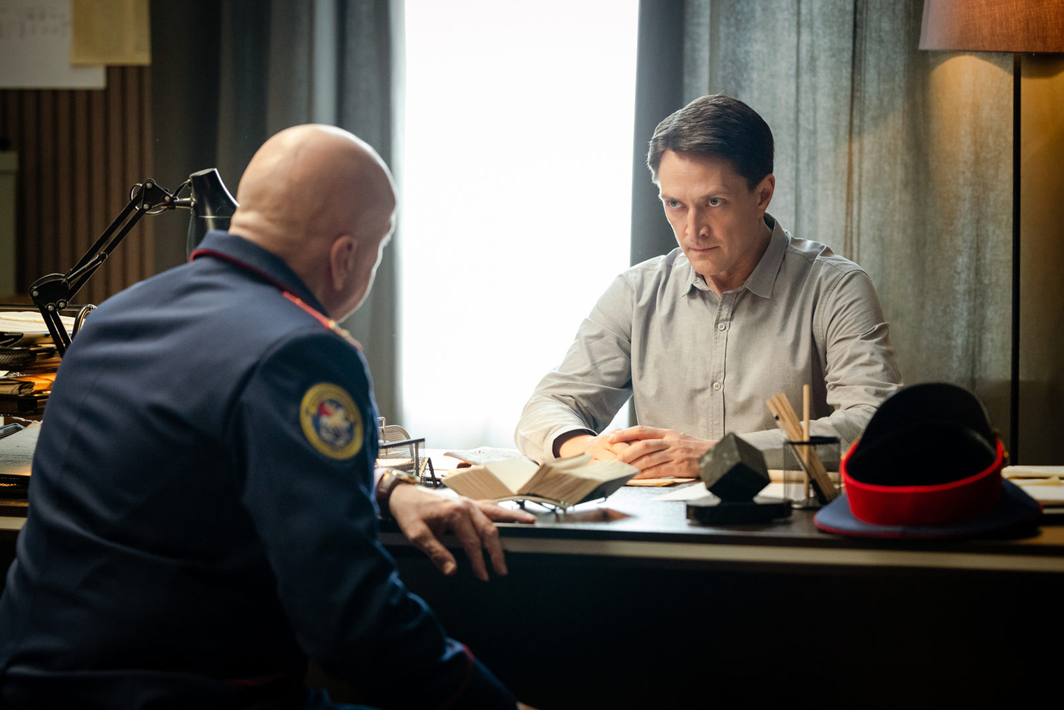 Майор Жук в новом сезоне жестит: он пьет воду из-под крана