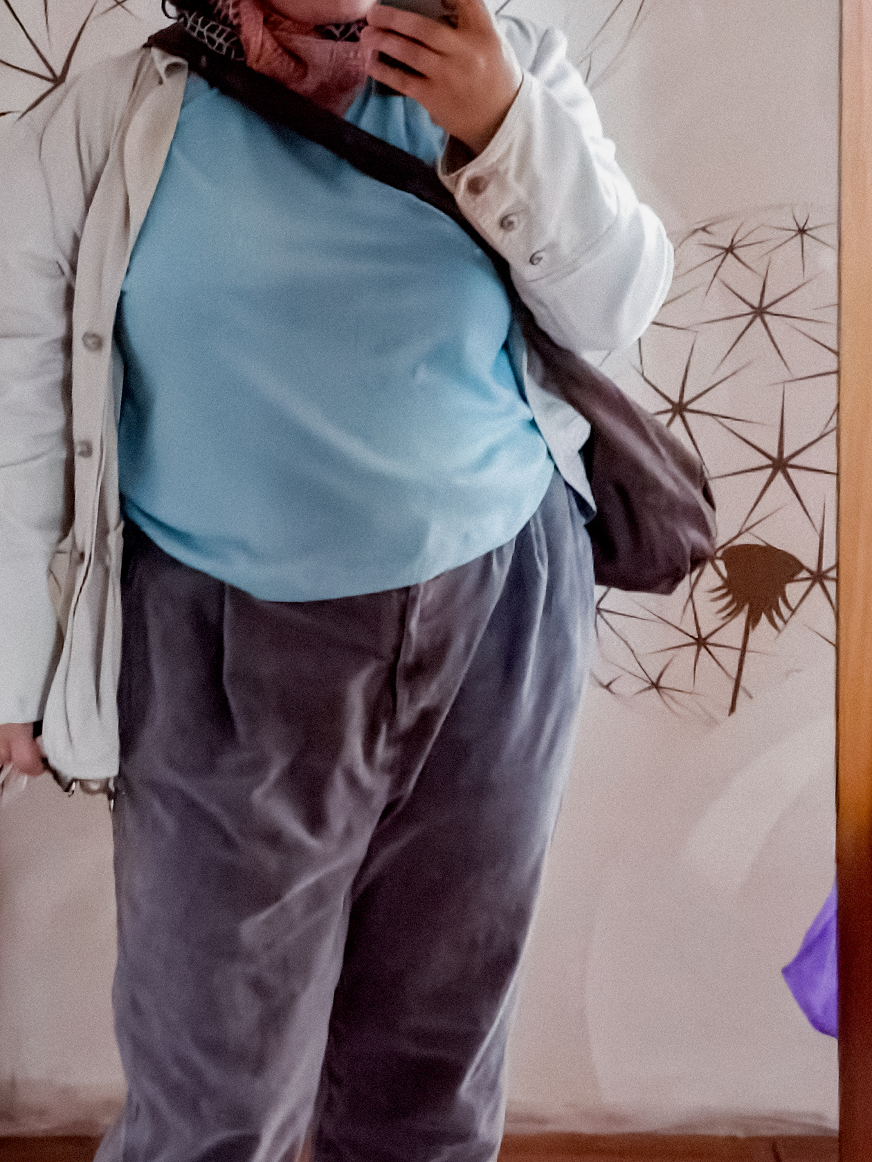 Эти джинсы и футболку сшила мама