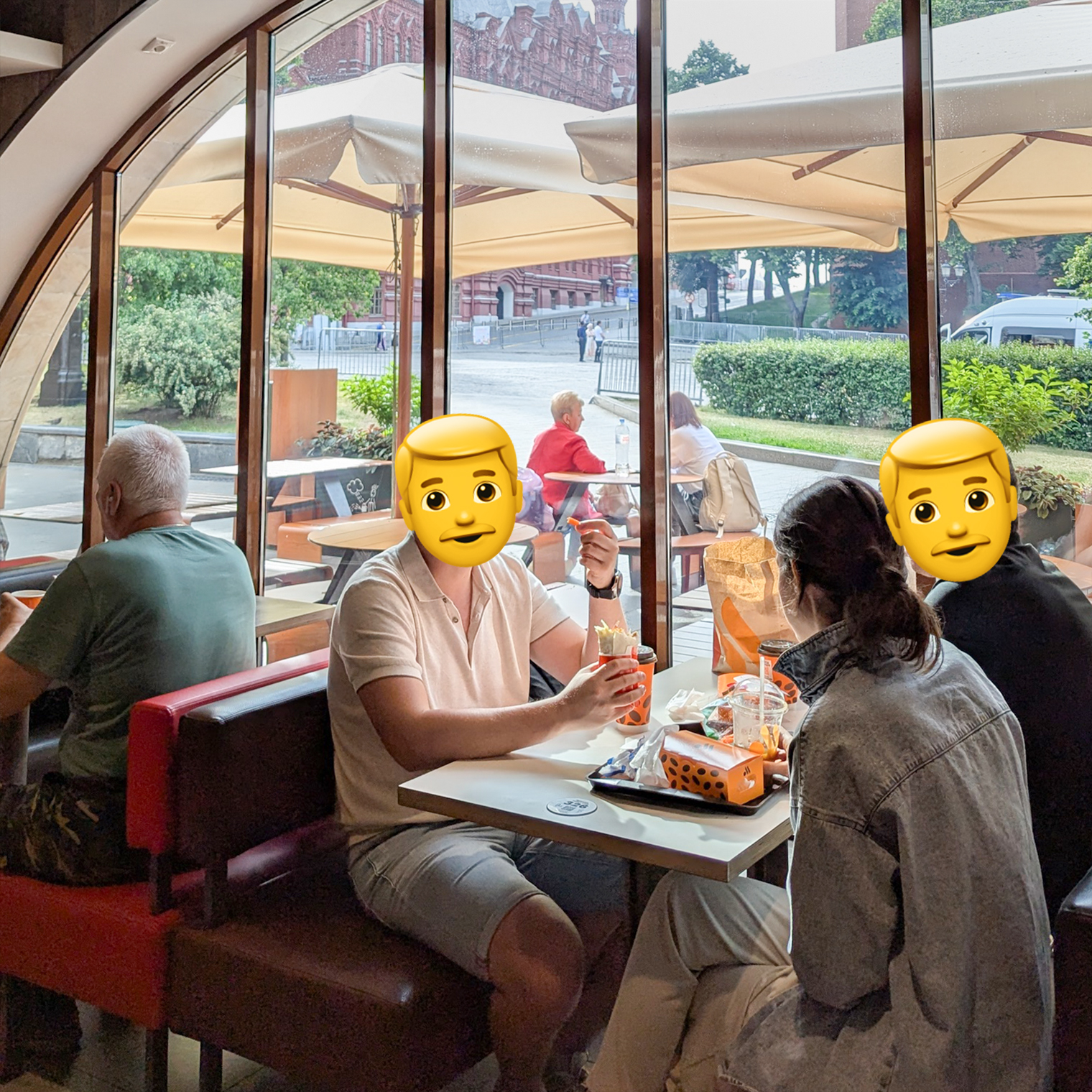 Зашел за завтраком во «Вкусно — и точка»