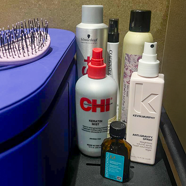 Часто в дневниках трат девушек вижу фотографии косметики. Тут у меня ничего интересного, а вот своей коллекцией по уходу за волосами готова поделиться. Пробовала разные средства, но остановилась на этих и использую их уже пару лет