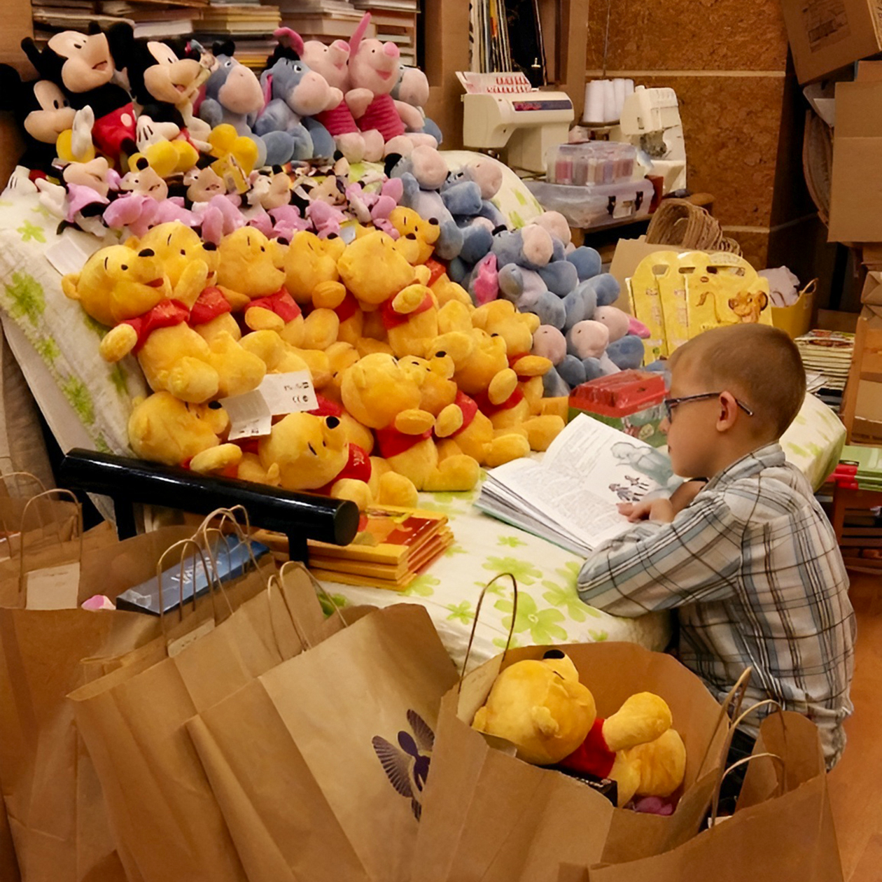 Я во время упаковки подарков подопечным фонда