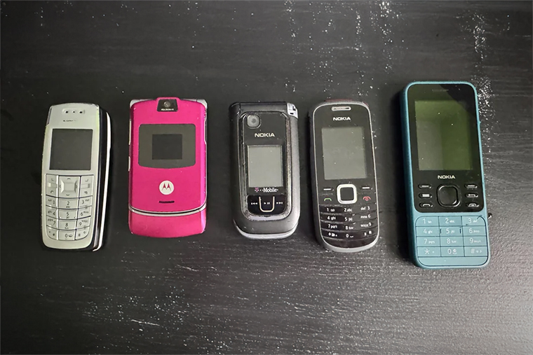 Nokia 3120, Motorola Razr V3, Nokia 6263, Nokia 1661, Nokia 6300. Источник: reddit.com