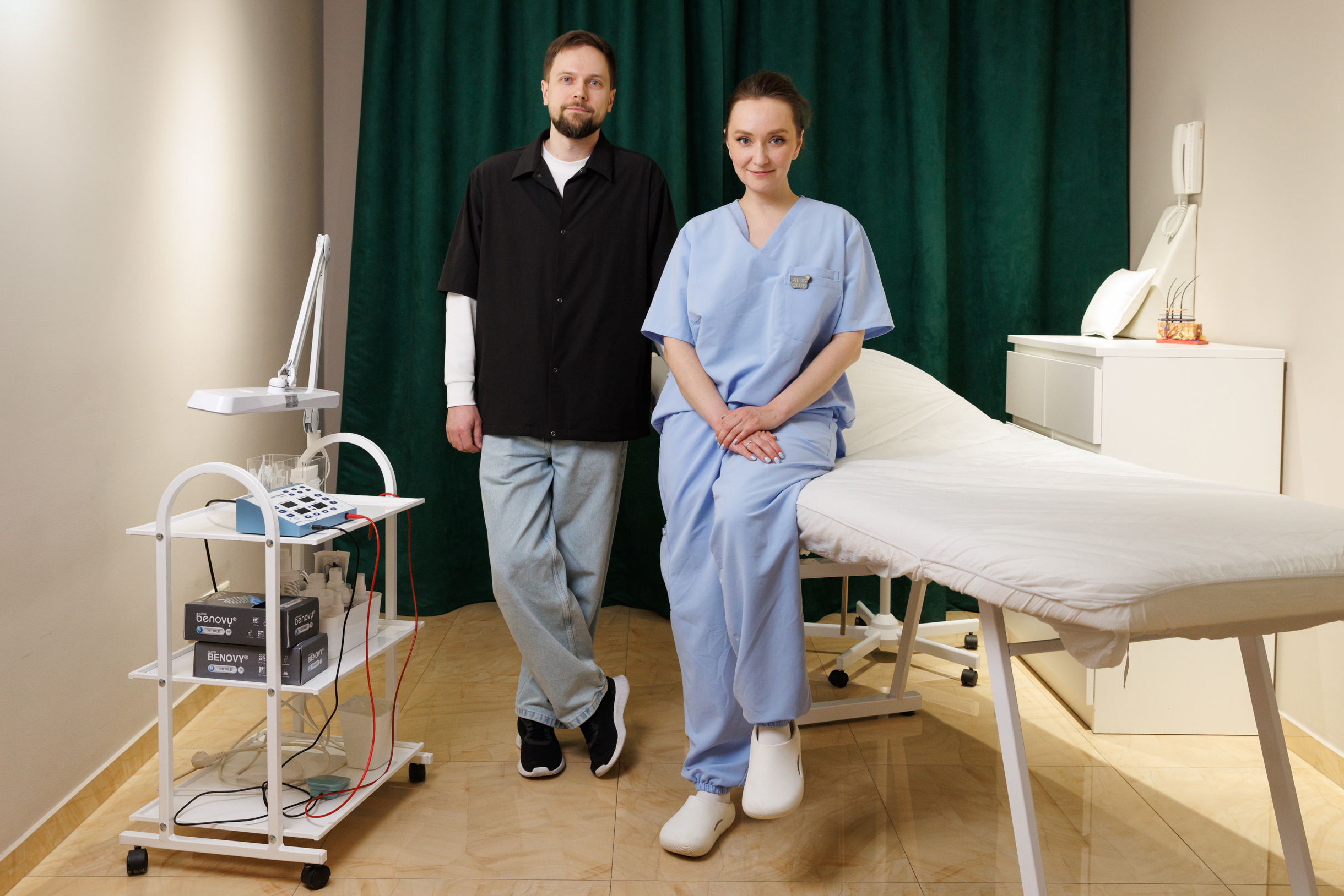 Вместе мы открыли маркетинговое агентство, которое вели параллельно с основной работой. Брали заказы с небольшими бюджетами