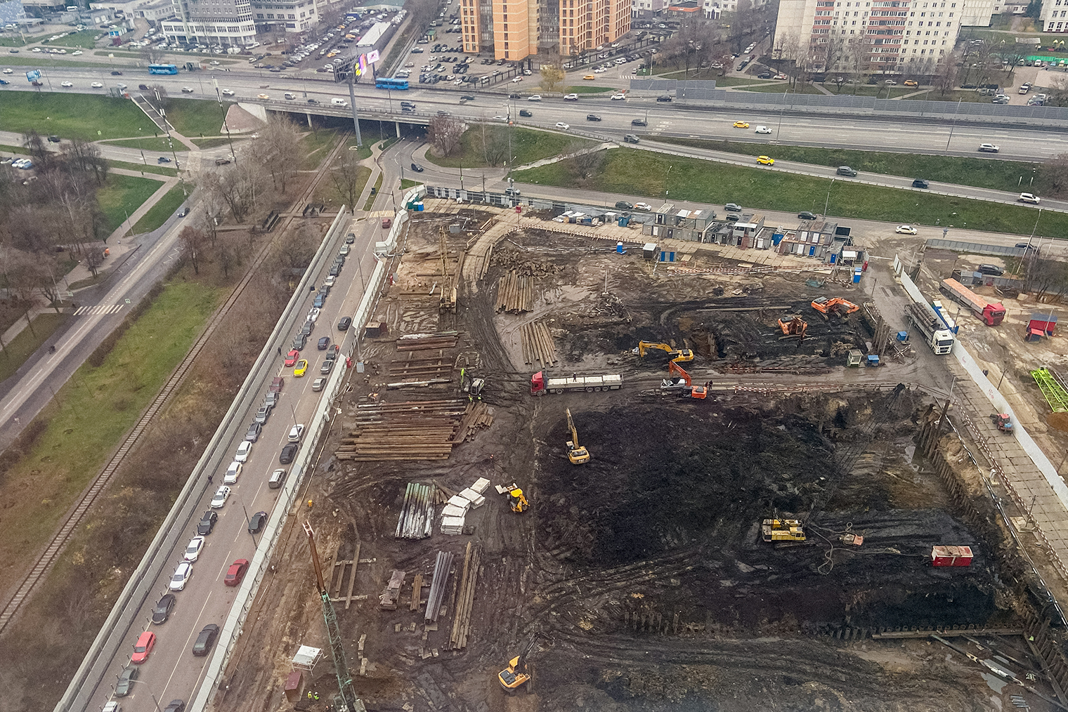 Строительство в районе продолжается