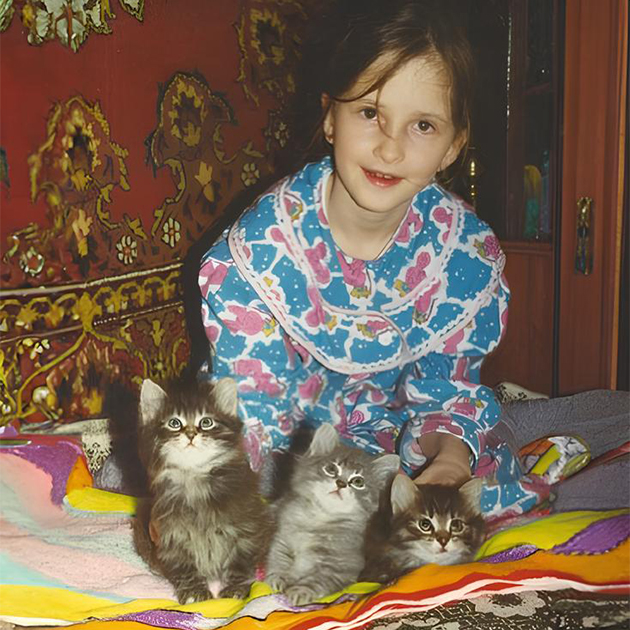 Я была непоседливым ребенком — из тех детей, что прыгают по гаражам, врезаются на санках в столбы или откуда-нибудь падают