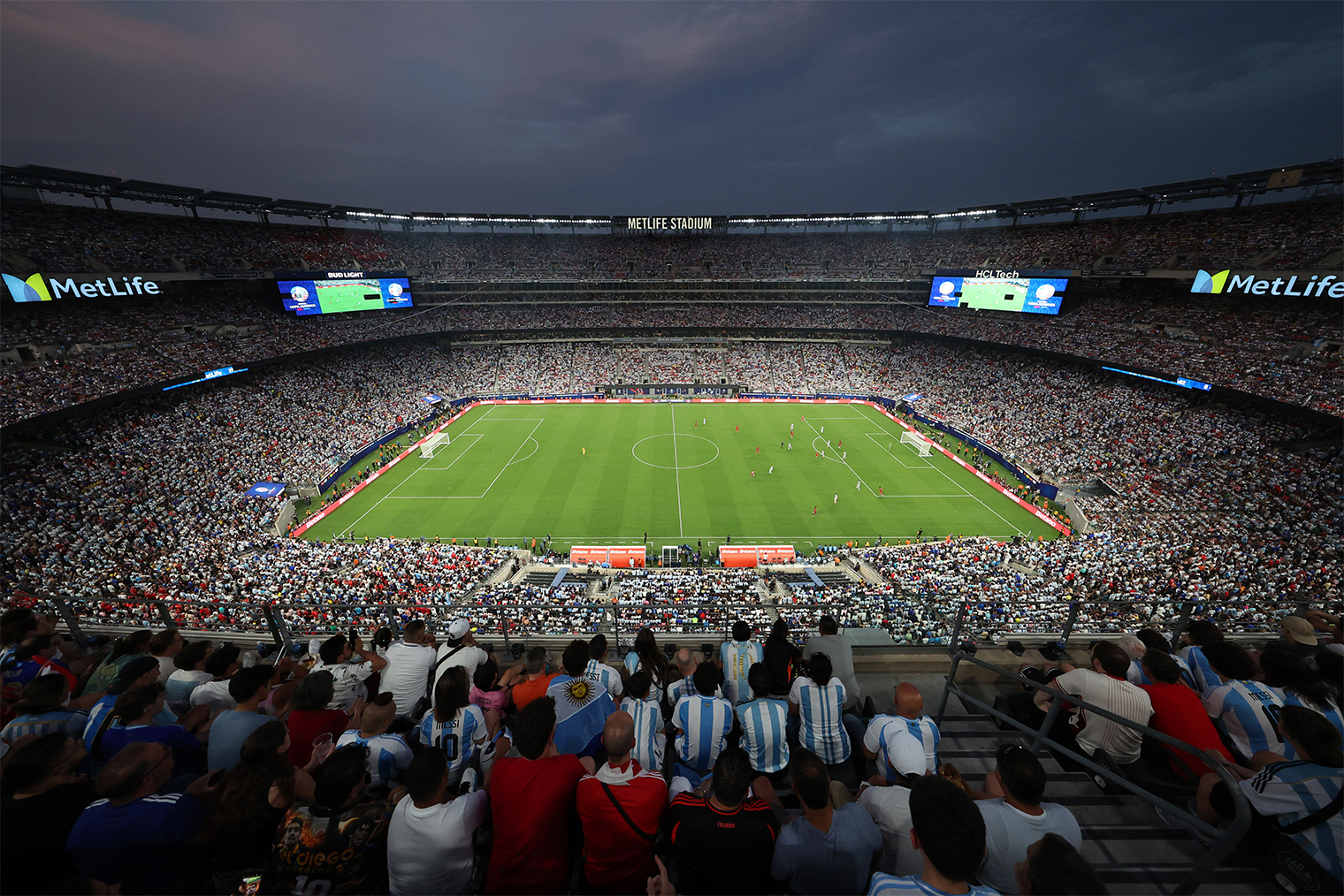 Атмосфера на стадионе «Метлайф-стэдиум» во время Кубка Америки 2024 года. © Al Bello / Getty Images