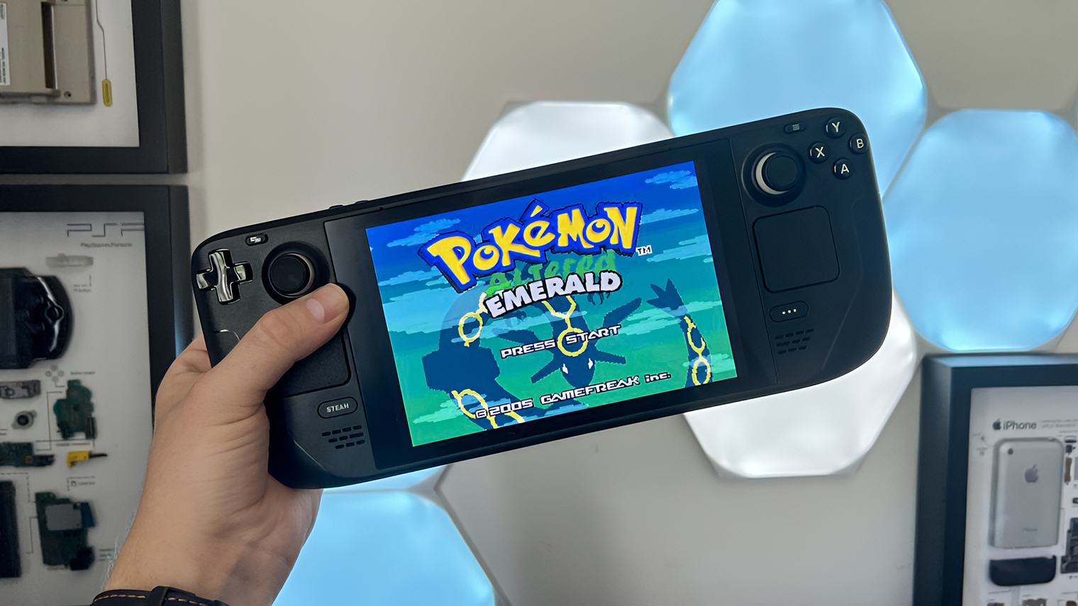 RetroArch работает на многих портативных игровых консолях — например, на Steam Deck. © Future / LaptopMag