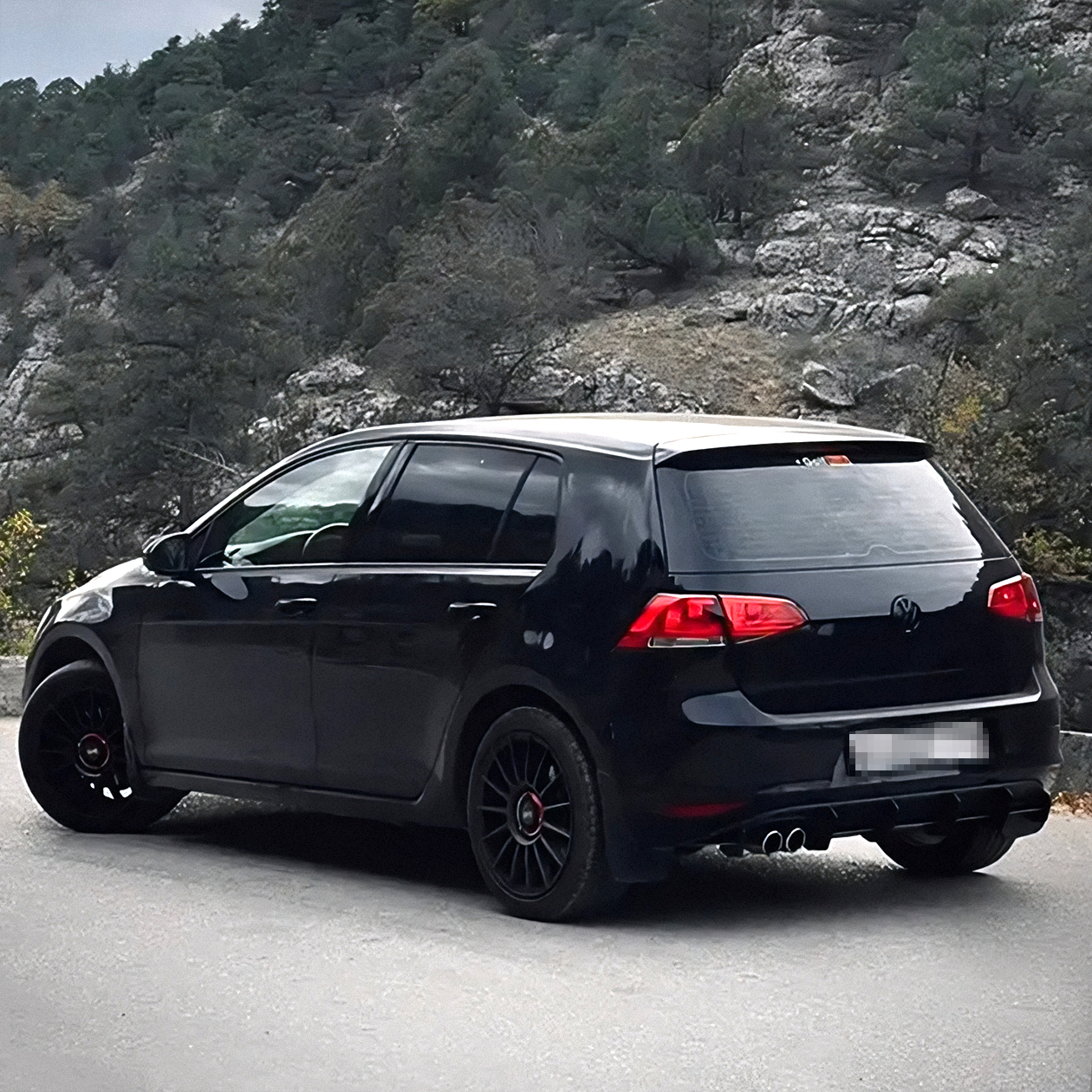Мой Volkswagen Golf VII где-то в горах