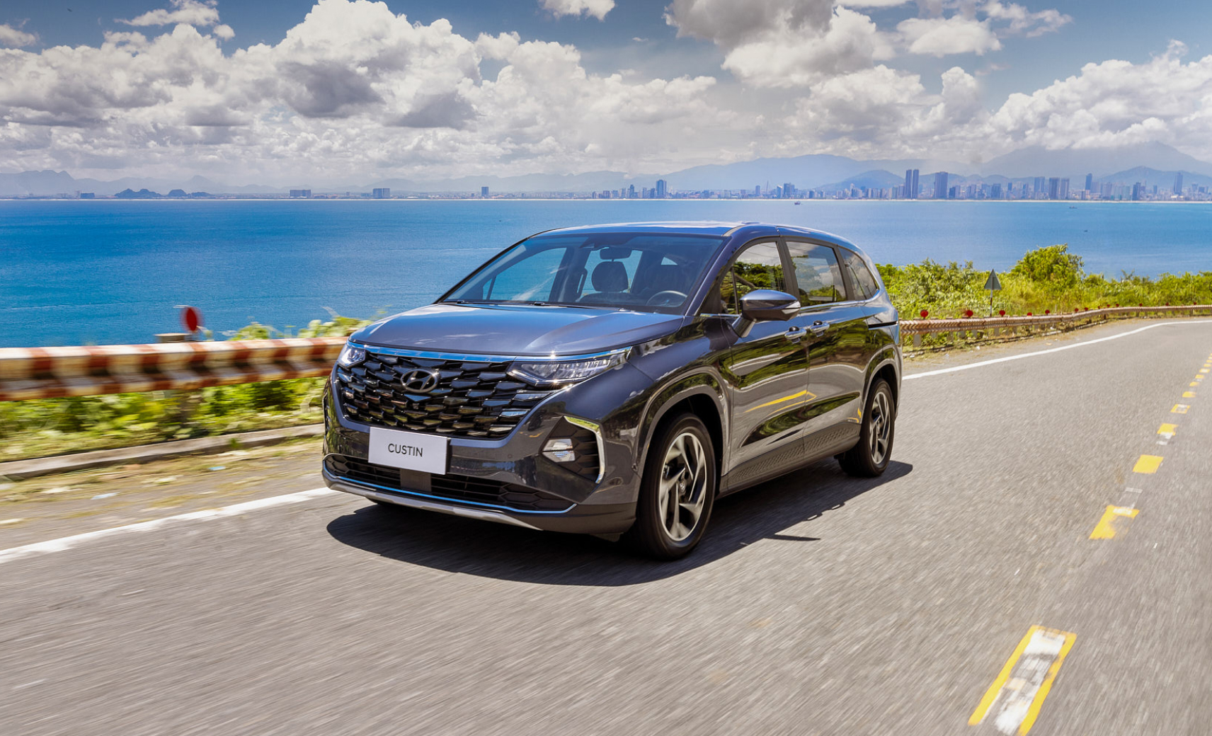 Hyundai Custin