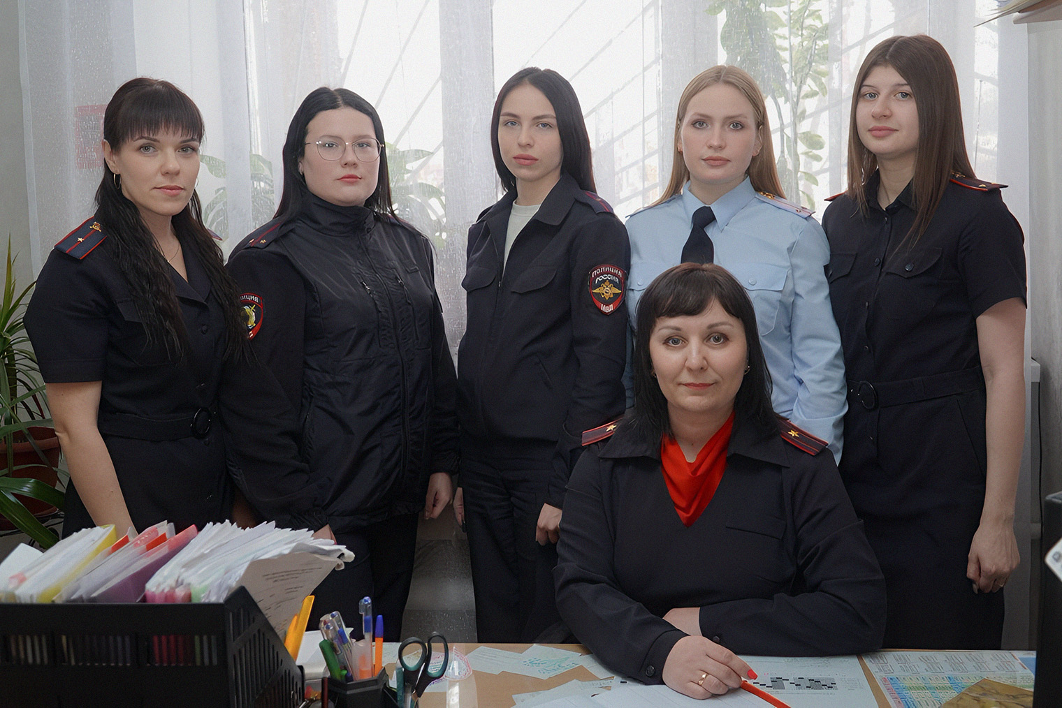 В зависимости от размера населенного пункта подразделение состоит из 2—10 инспекторов. Зачастую это женщины. Так, например, выглядит ПДН отдела полиции № 2 УМВД России по Кургану. © «Полиция Курганской области» / Telegram