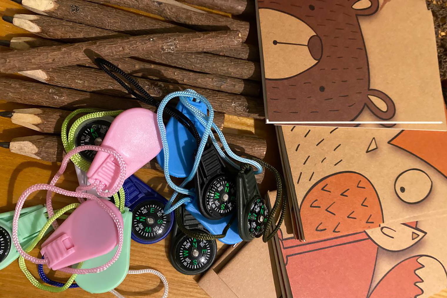 Это подарки для детей. Юные следопыты получили их после успешного прохождения всех испытаний