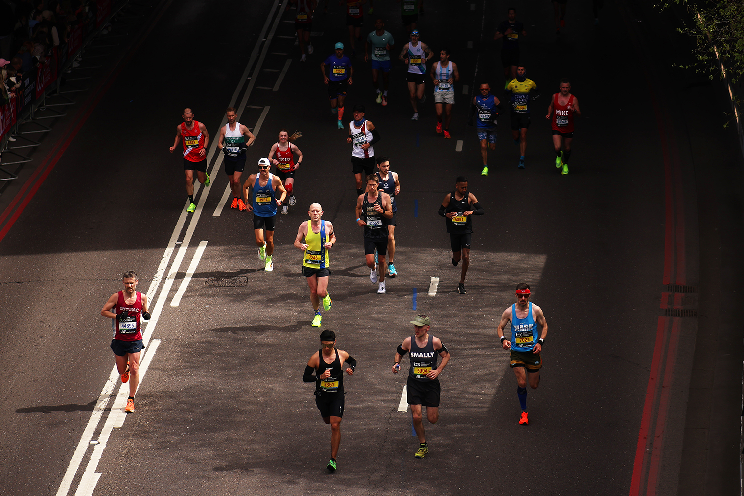 Участники лондонского марафона в 2024 году. Фотография: Paul Harding / Getty Images