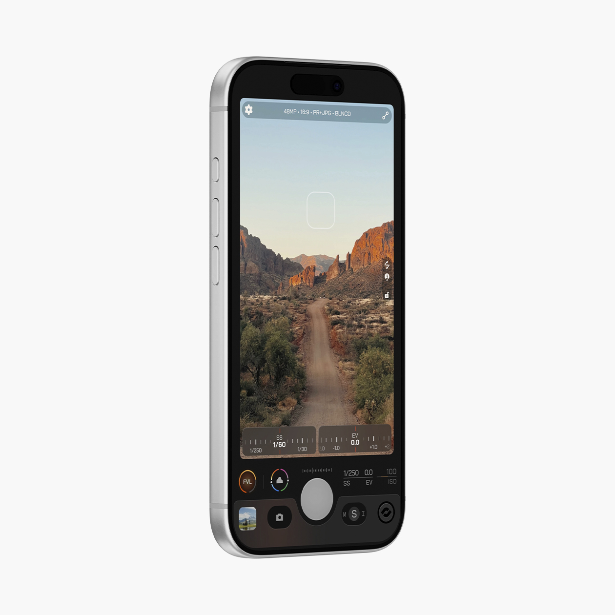 Интерфейс приложения. Источник: momentprocamera.com