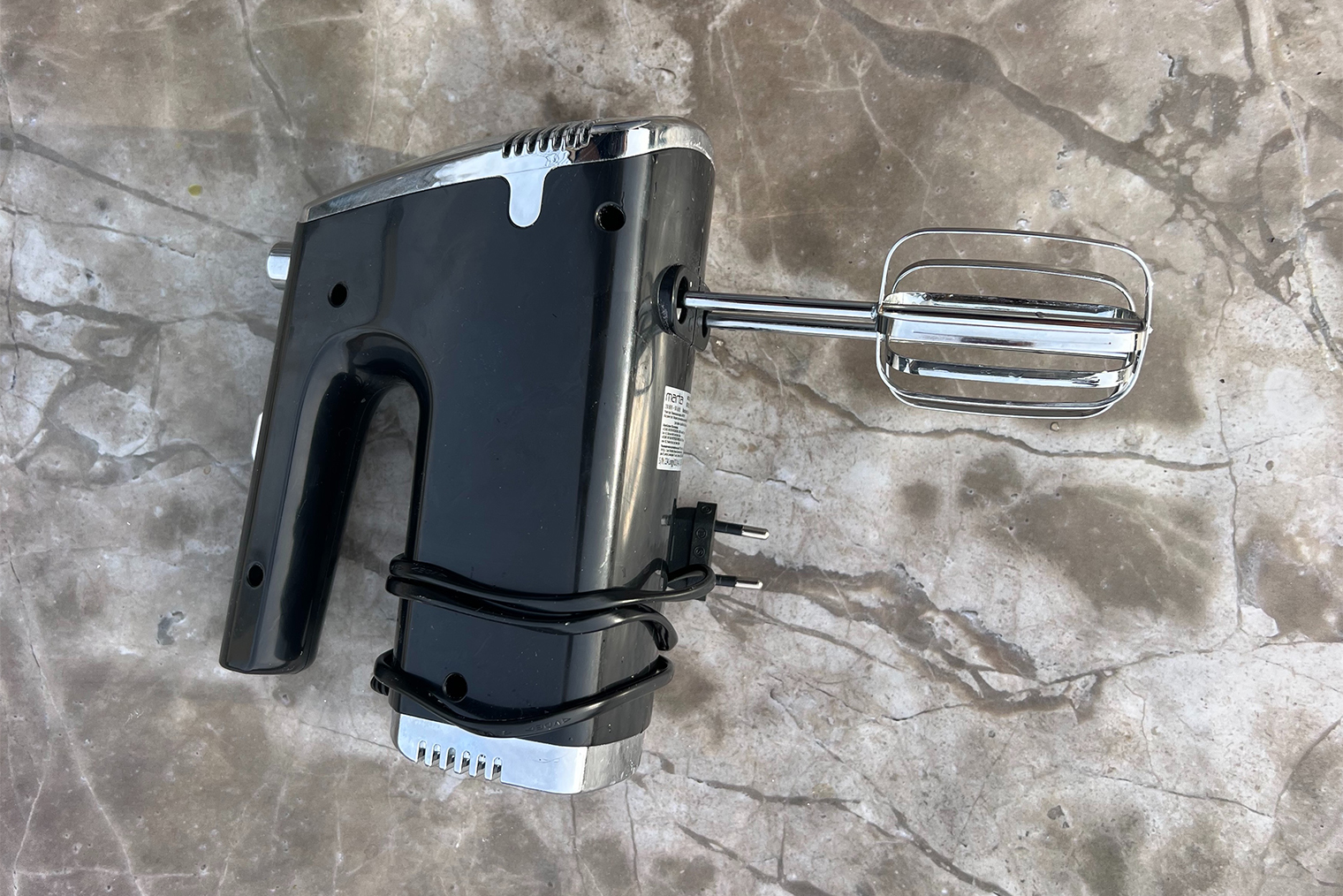 Из инвентаря понадобится миксер или венчик для взбивания