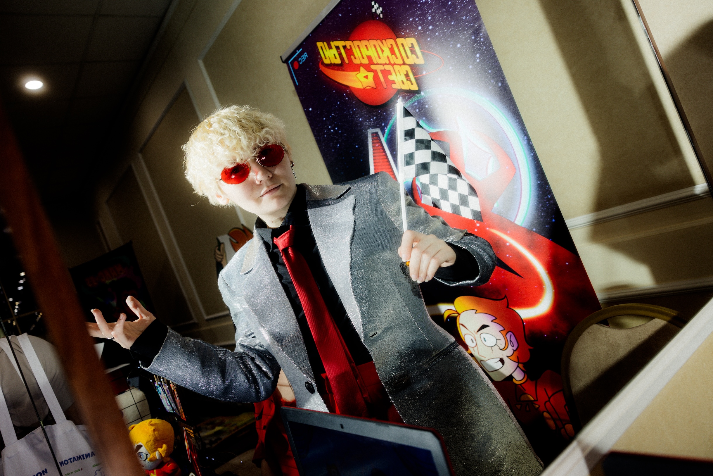 Перед тем как перейдем к программе фестиваля, посмотрим на гостей. В этом году «Слет» посетили почти две тысячи человек: 1 470 — офлайн, 400 — онлайн