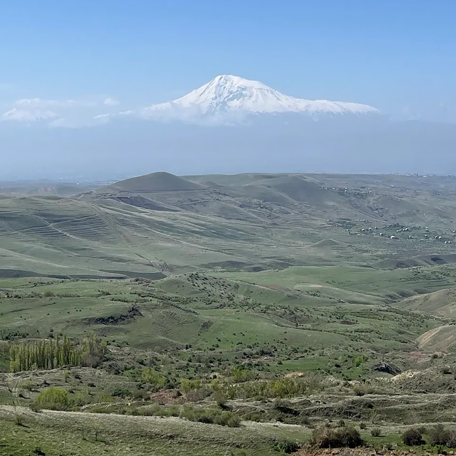 Когда ездила по Армении, было солнечно и я увидела Арарат