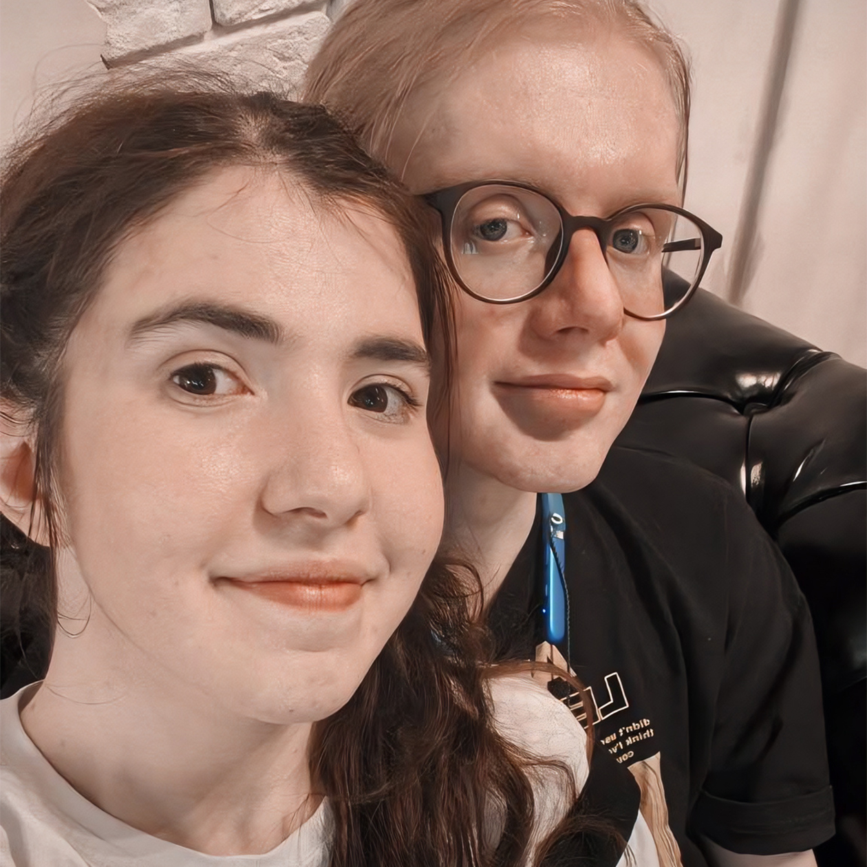 Мы познакомились в начале 2025 года и с тех пор не расстаемся