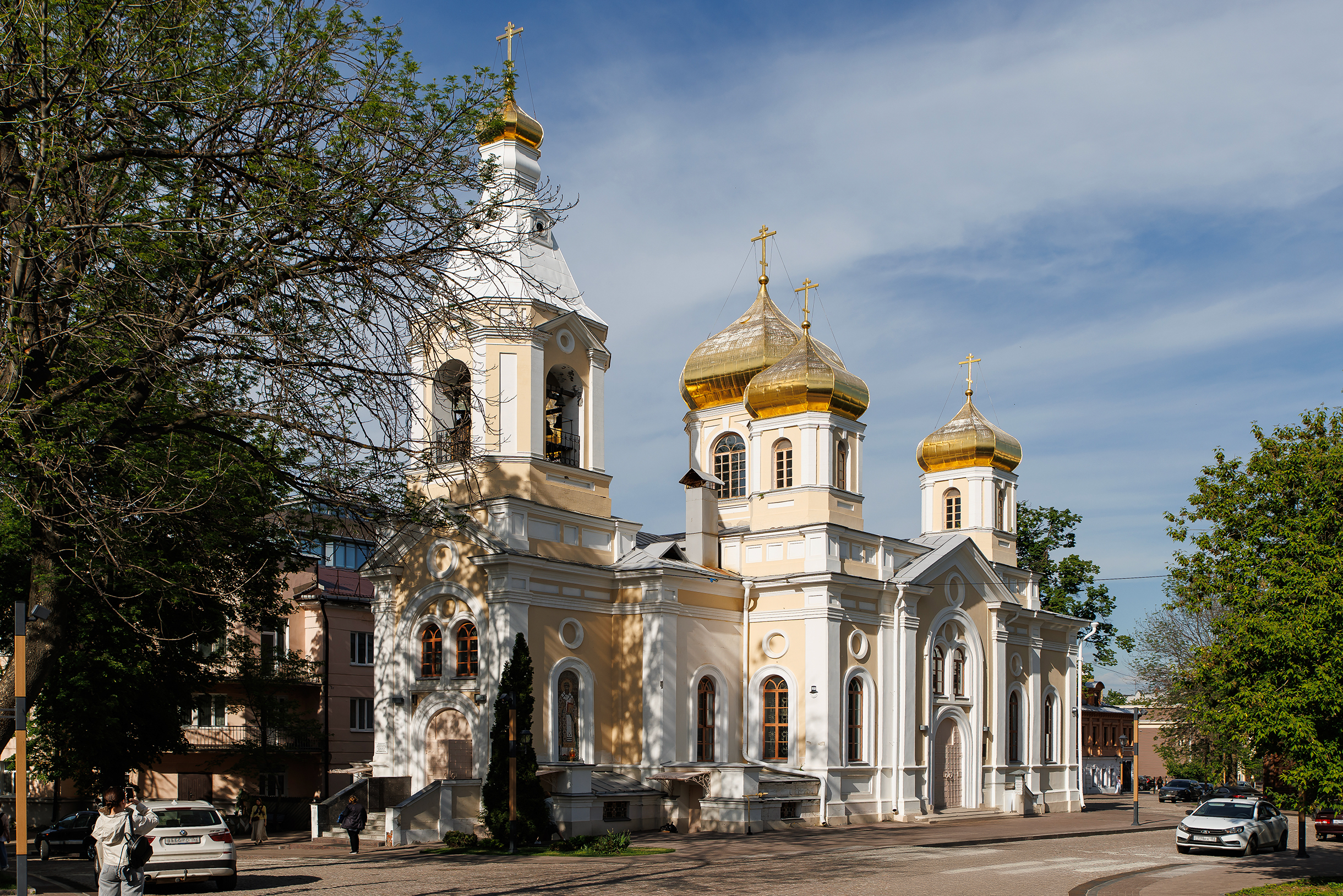 Квартал сформировался вокруг храма Святителей Московских, построенного в 1860 году в память о святых московских митрополитах и патриархах Петре, Алексии, Ионе, Филиппе и Ермогене. В советское время церковь была общежитием, с 1970-х годов пустовала и заново открылась в 2004 году