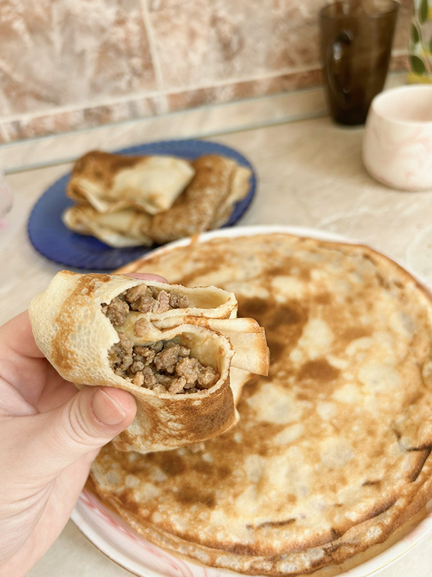 Готовлю блины с фаршем, получается очень вкусно