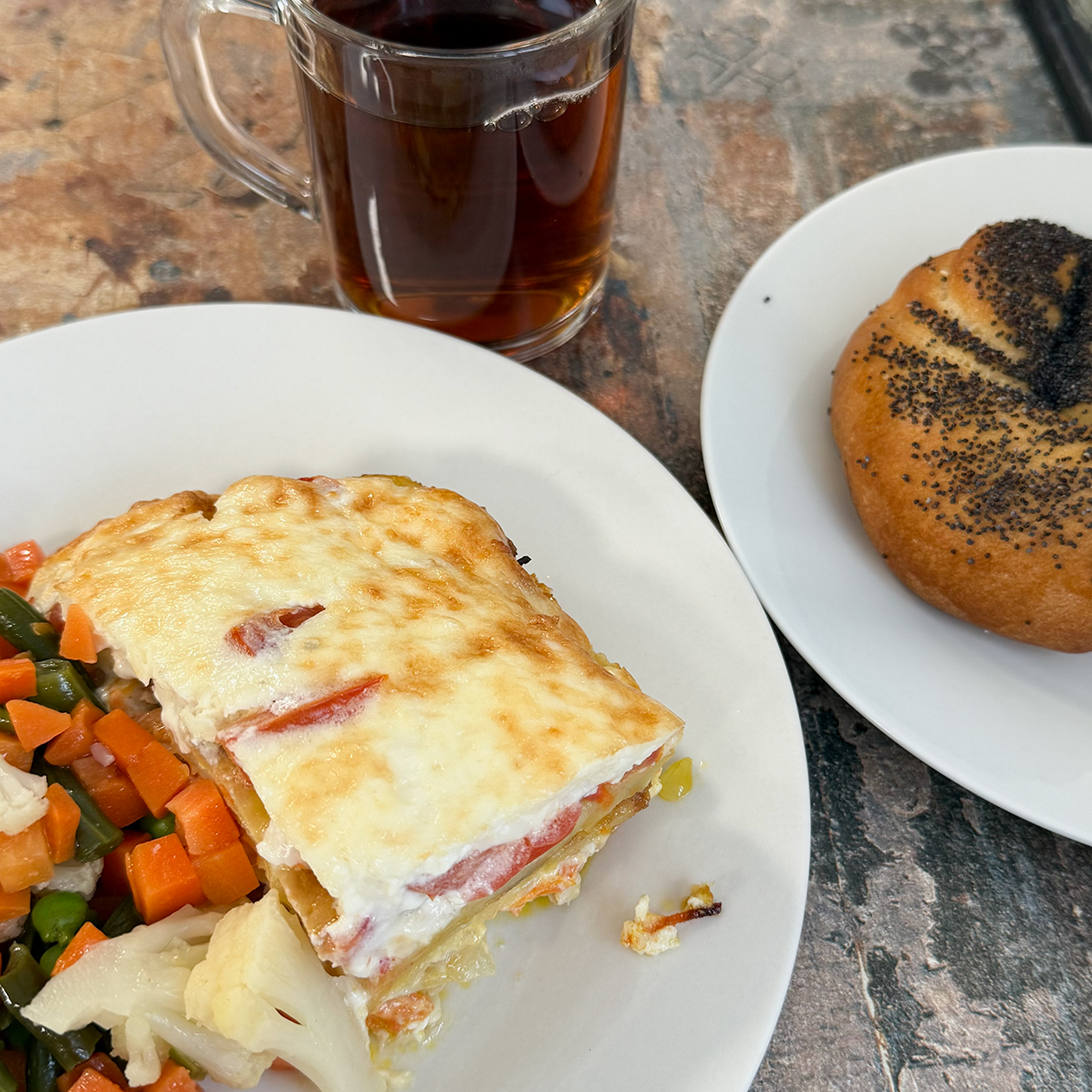 Обедаю в столовой гимназии