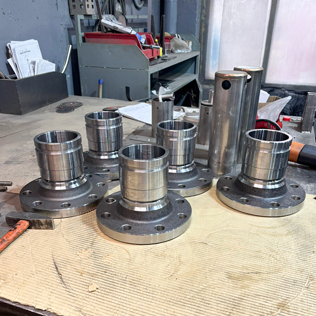 Проверяем готовые изделия на производстве