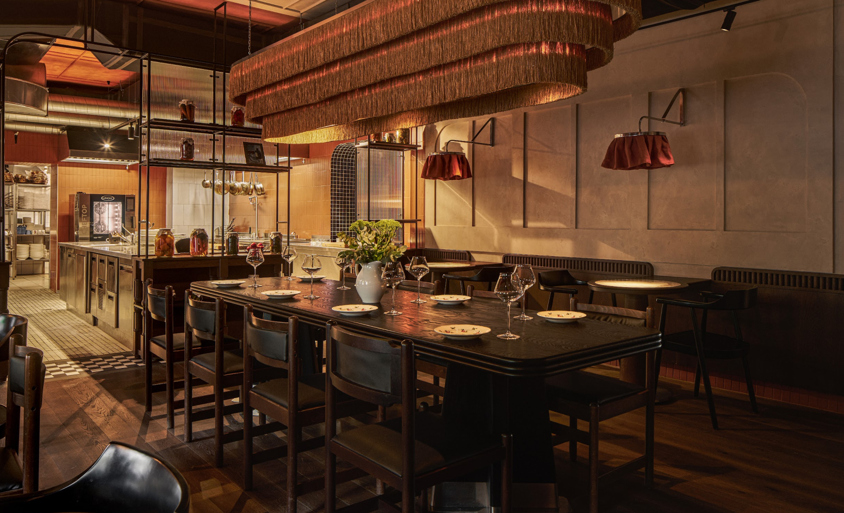 Попасть на городскую винодельню