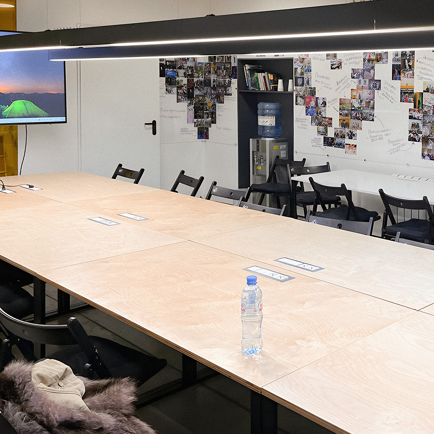 В «Моей территории» комфортно работать: есть большие столы и вайфай