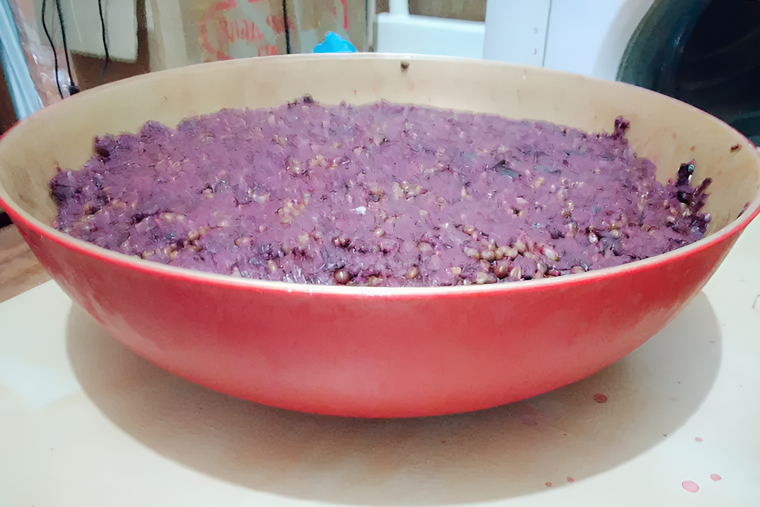 Так выглядит давленый виноград