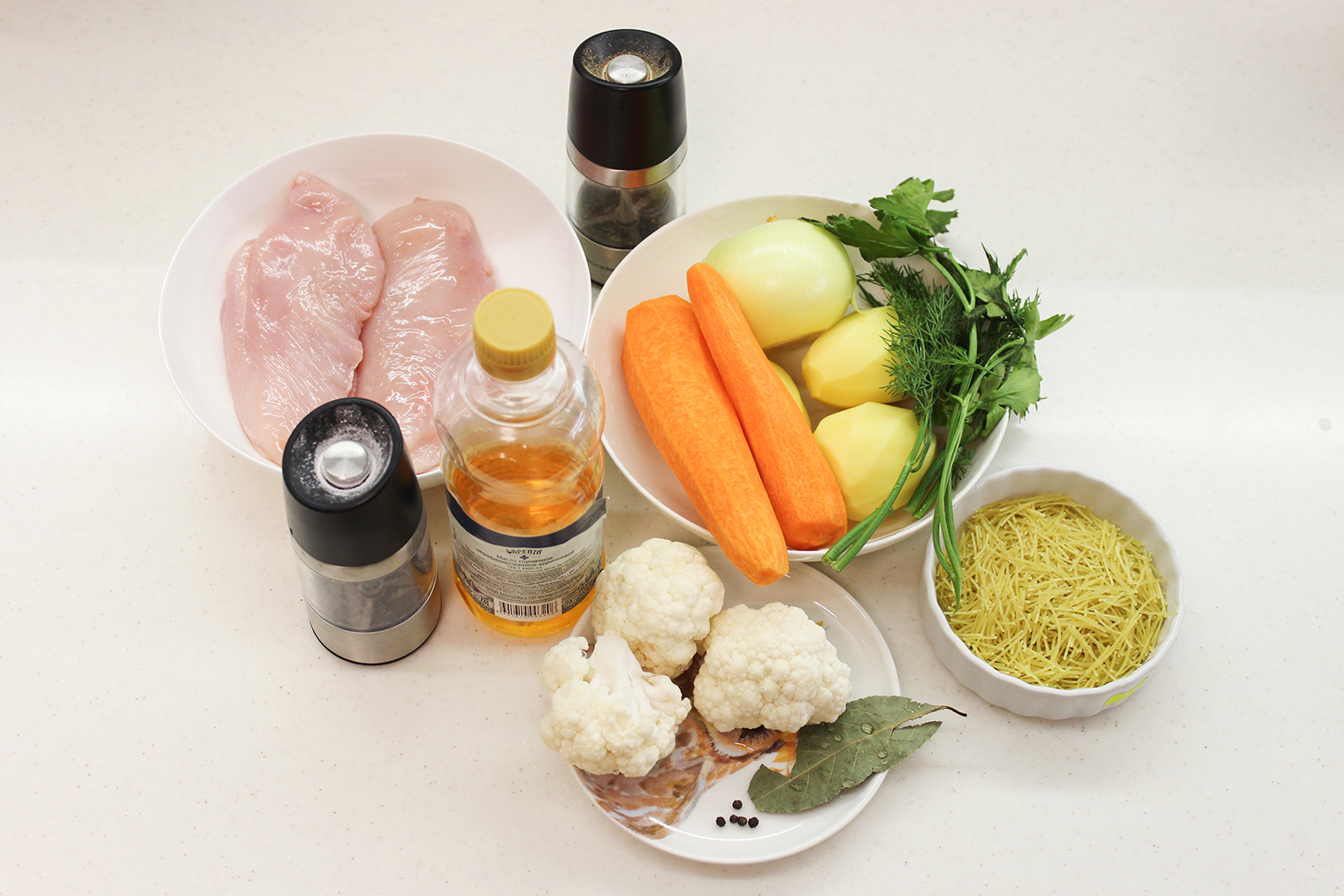 Ингредиенты для куриного супа с вермишелью