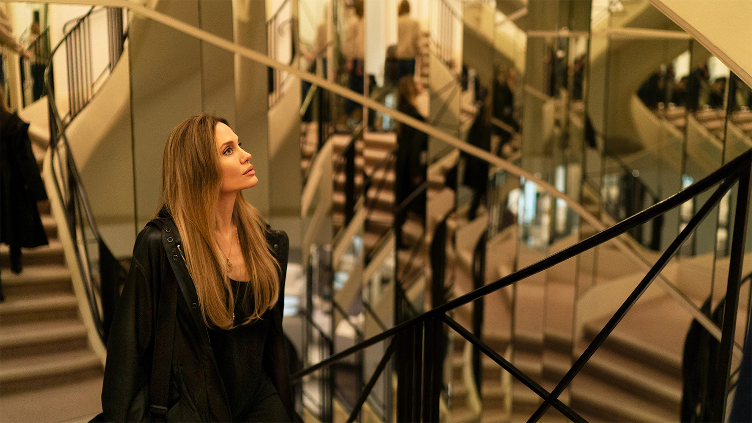 Джоли также стала одним из продюсеров фильма. Тема рака груди для нее глубоко личная