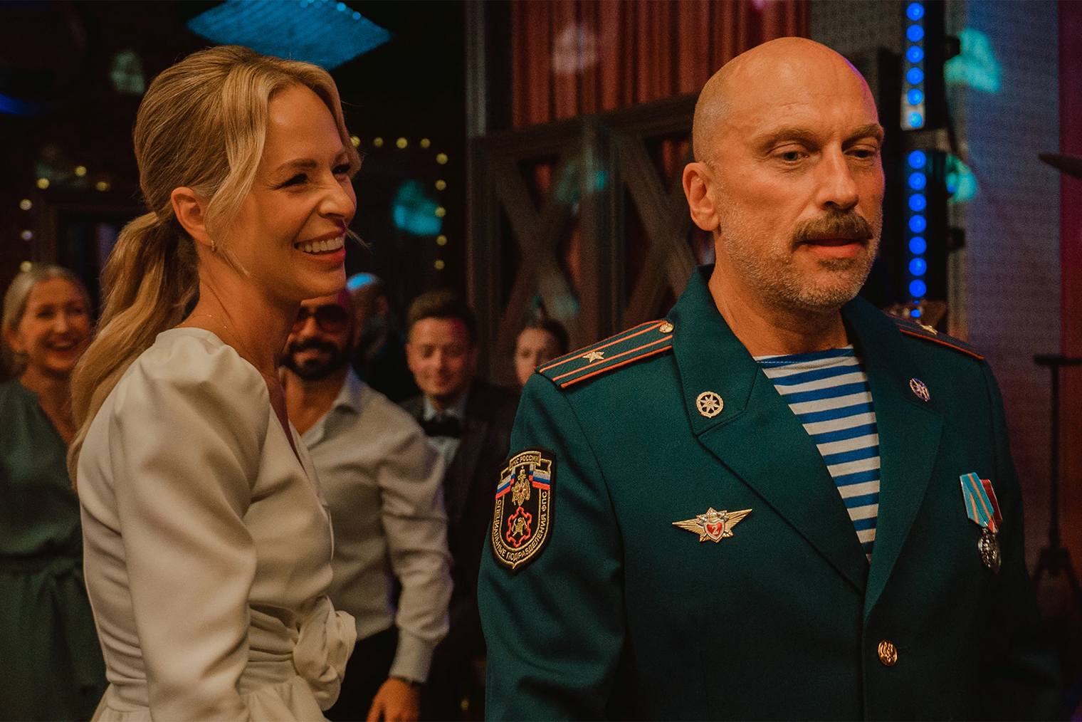 Роль возлюбленной дяди Юры исполнила актриса Ирина Медведева. Это ее первое экранное появление после провального сай-фая «Человек ниоткуда» 2023 года