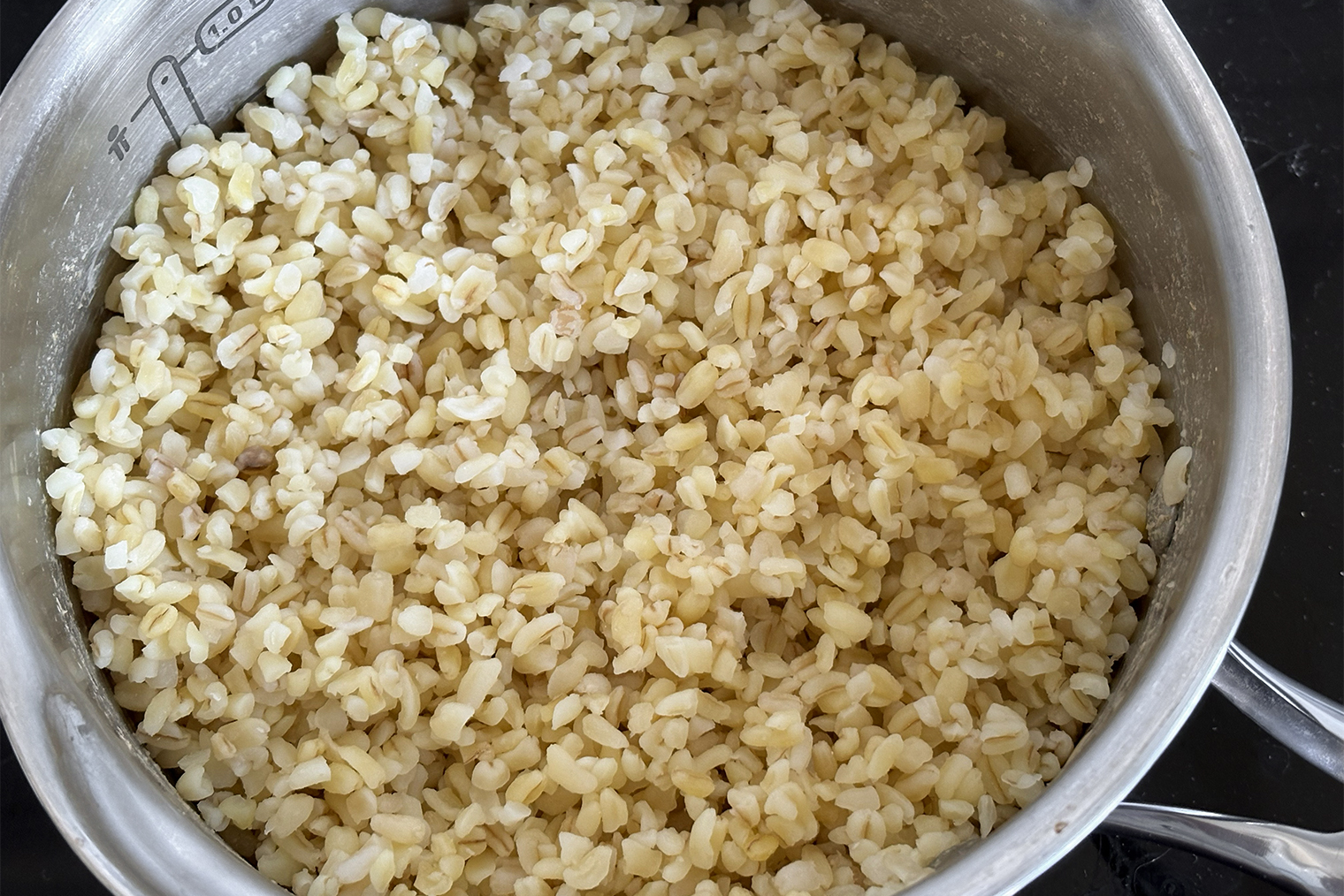Рассыпчатый гарнир в кастрюле