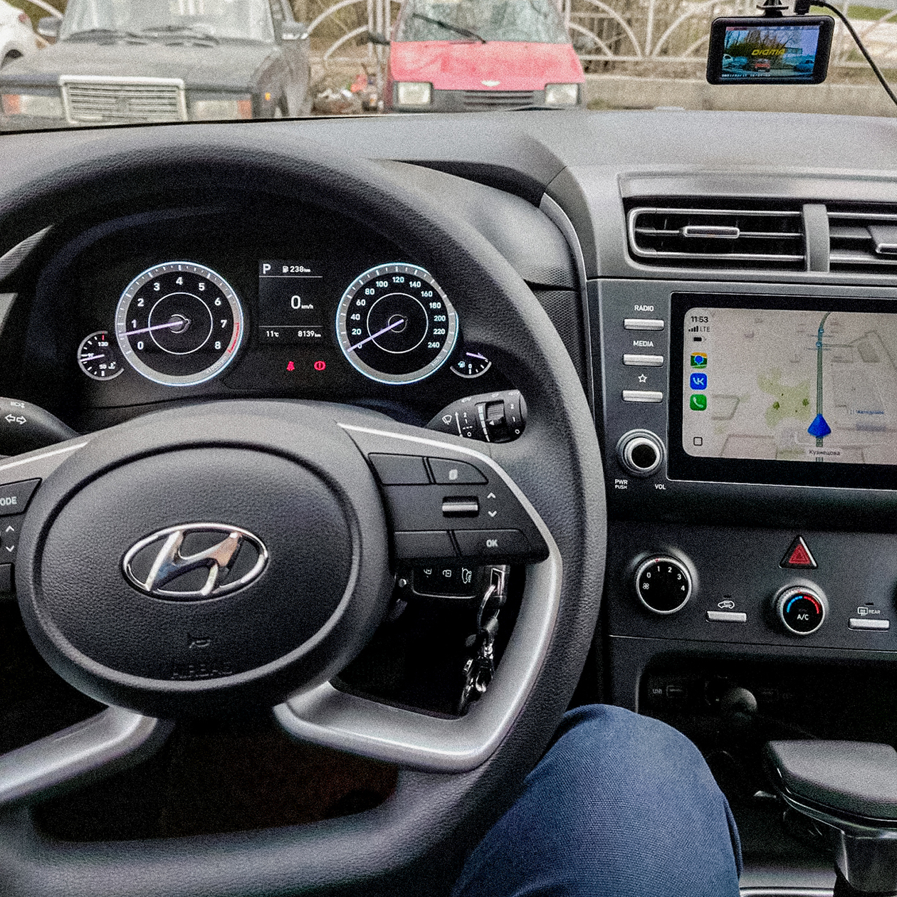 На руле осталась эмблема исходной модели — Hyundai Creta