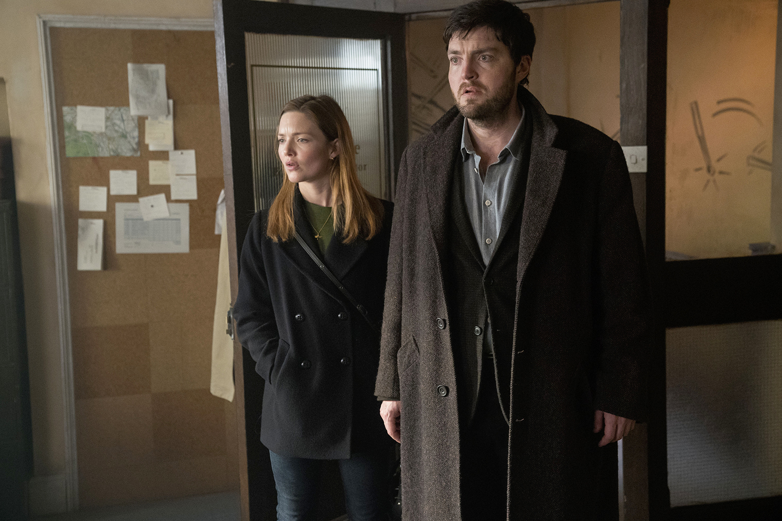В 2017 году вышла экранизация книг в виде сериала. Кадр: BBC One