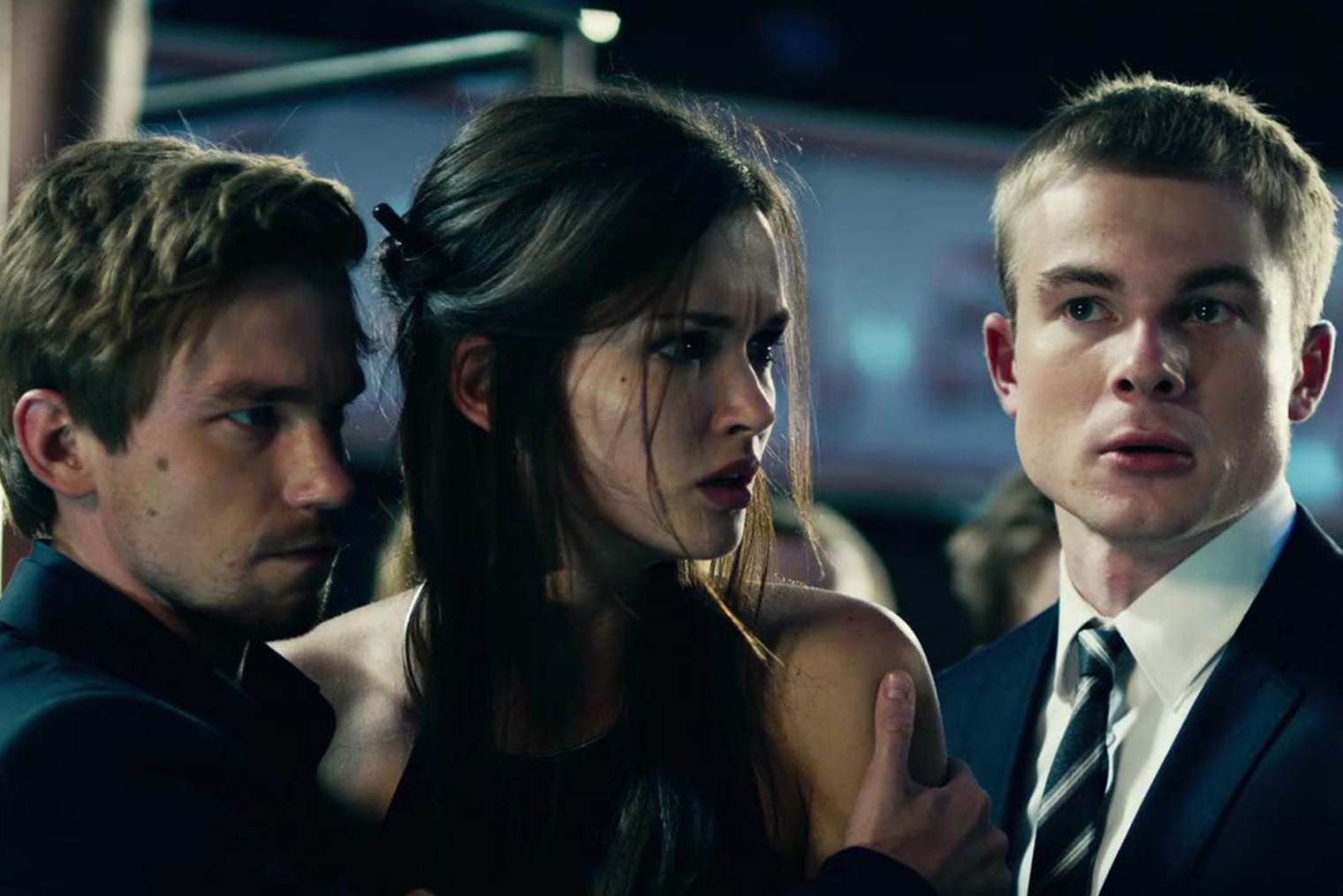 Александр Петров исполнил роль Жени, а Макар Запорожский — Саши