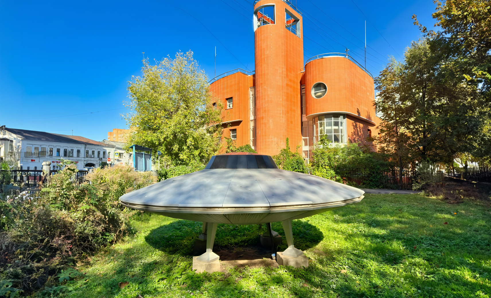 Летающая тарелка