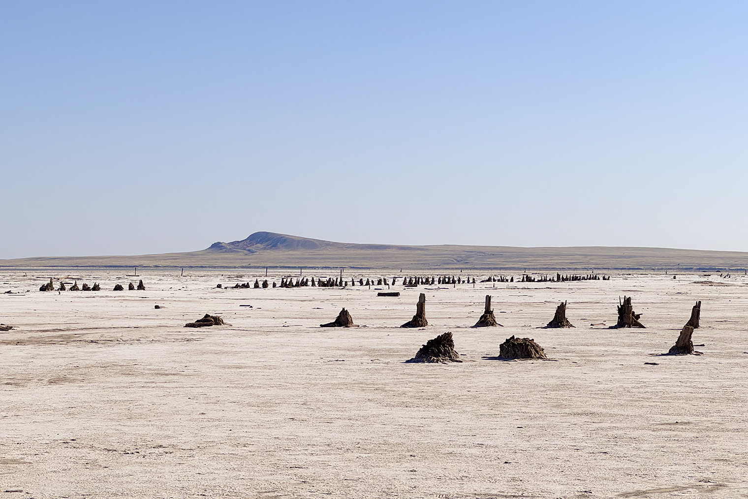 Озеро Баскунчак почти полностью покрыто солью