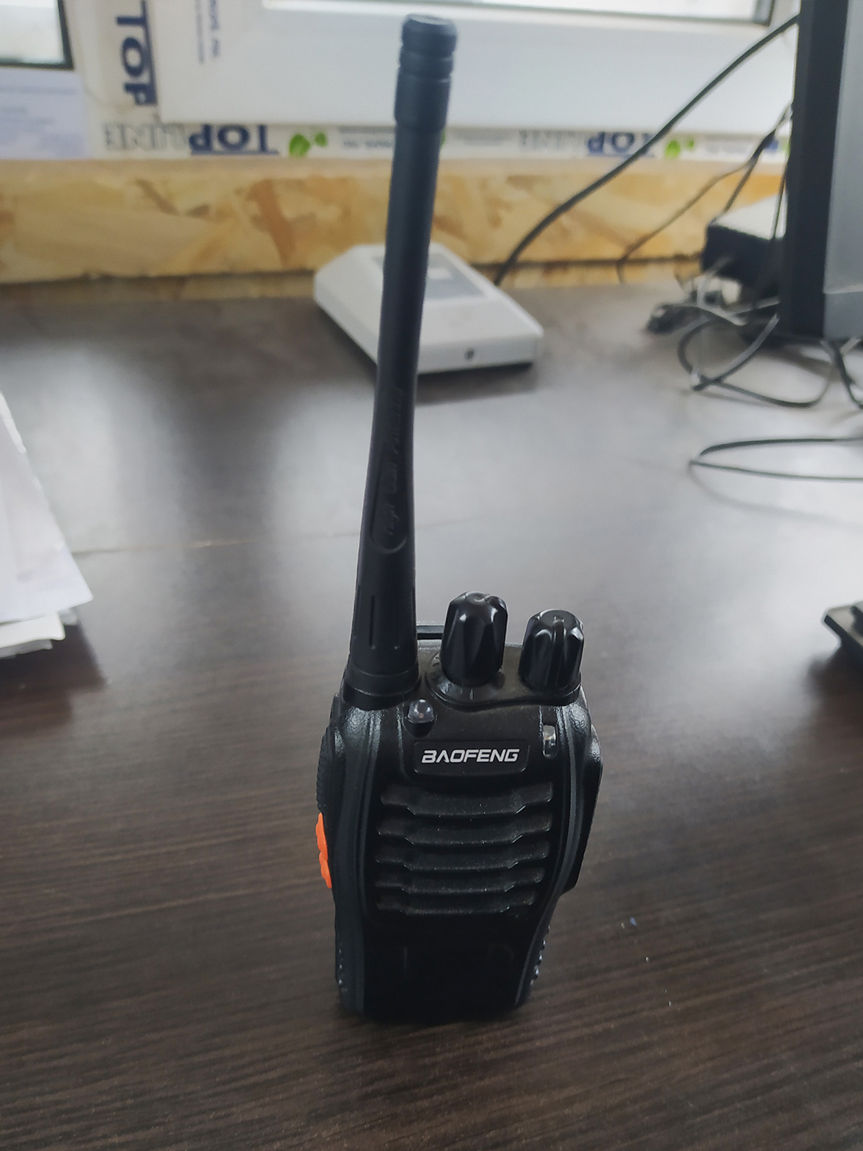 Рация, чтобы быть на связи