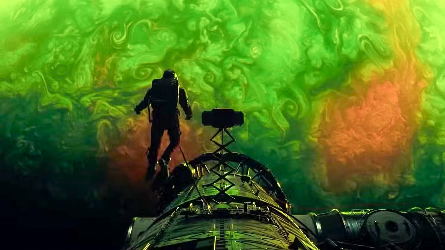 Подобных кадров в фильме не так много, но они каждый раз вызывают трепет