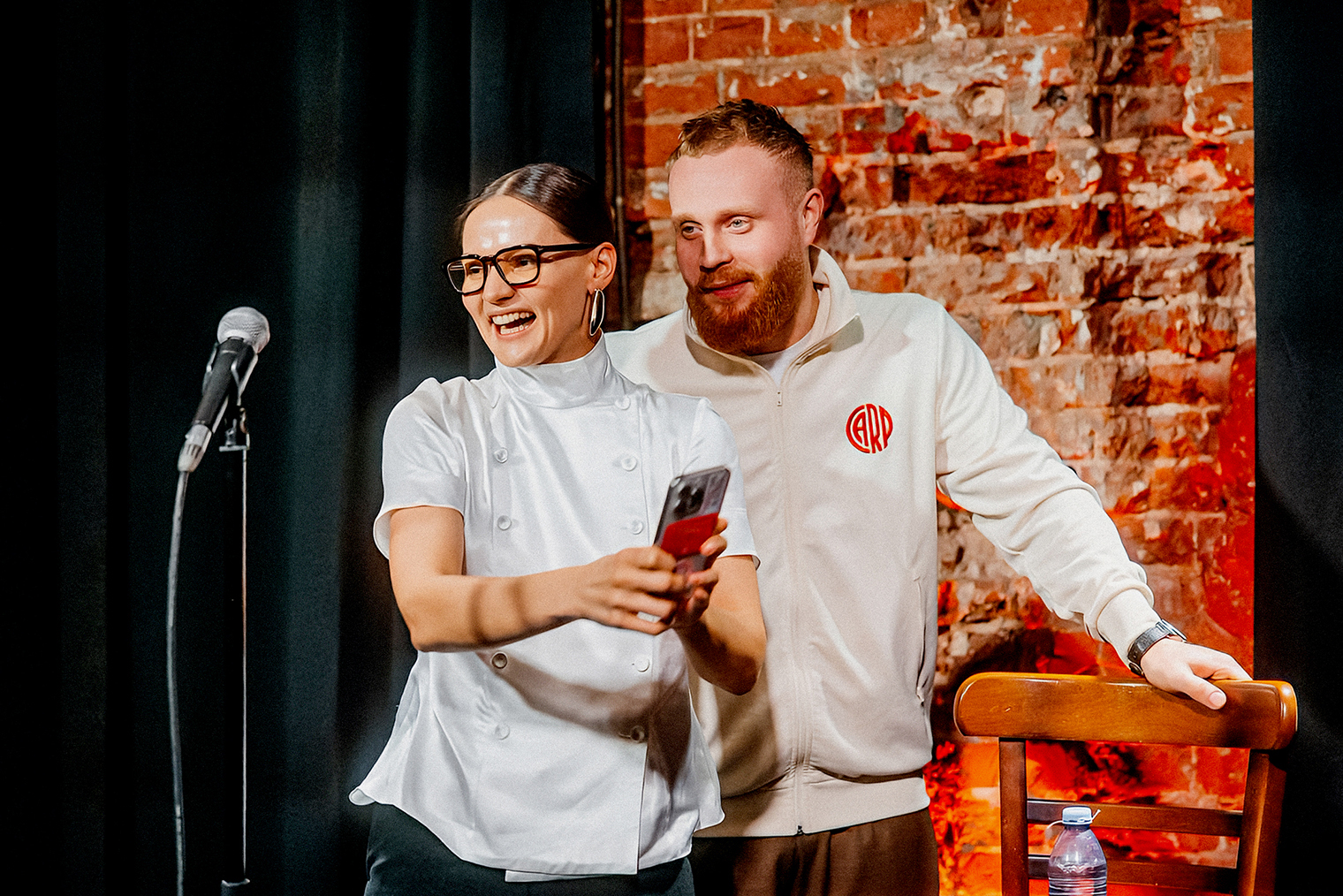 Со сбором денег нам иногда помогают знаменитости — например, Евгений Чебатков стал амбассадором фонда «Онкологика» в проекте Т-Банка «Курс добра»