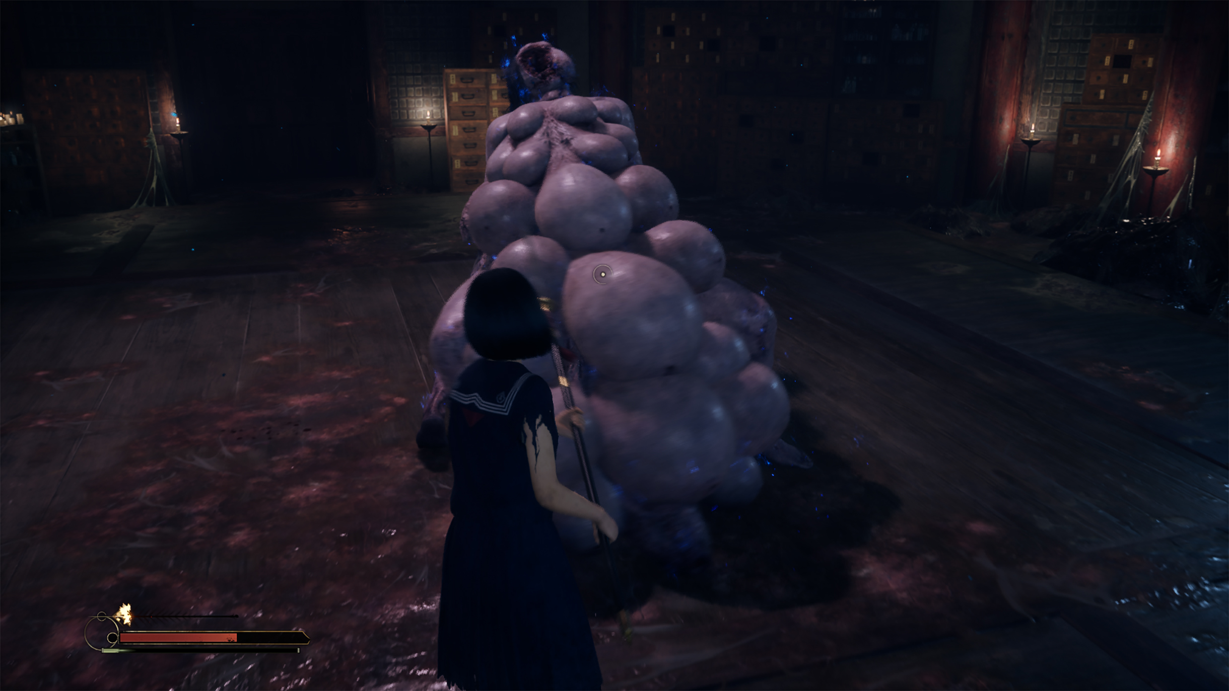 Внешний вид монстров имеет значение и дополняет историю. Например, эта туша с отвратительными мешками на теле символизирует беременность в представлении подсознания Хинако