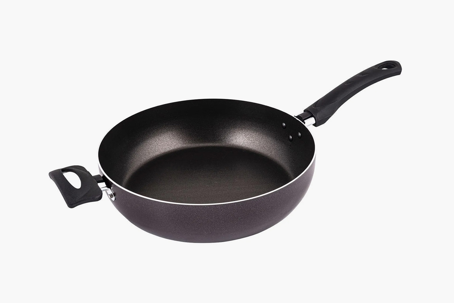 Сотейник с двумя ручками. Если бы не вторая маленькая ручка и не высокие стенки, его можно было бы спутать со сковородкой. © Ozon