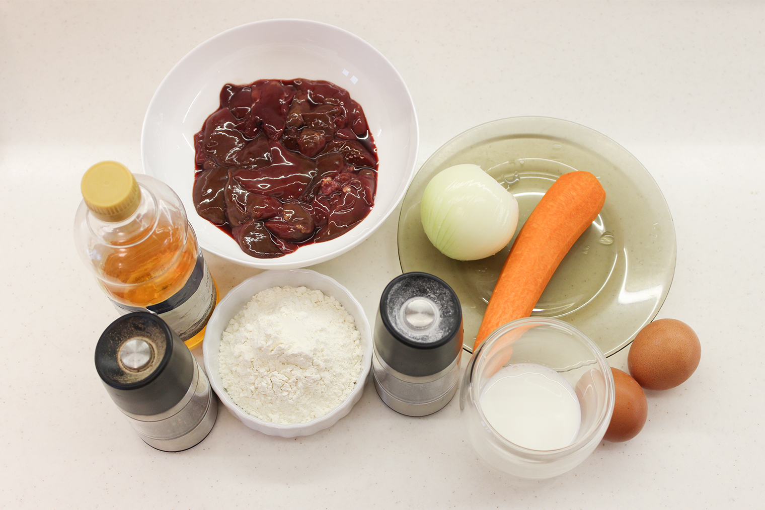 Ингредиенты для суфле из куриной печени в духовке