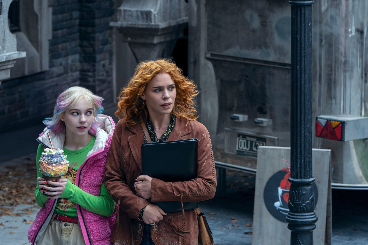 Мисс Капри — оборотень, которая помогает Энид контролировать силы. Новую героиню сыграла британская актриса Билли Пайпер, известная прежде всего ролью в «Докторе Кто»